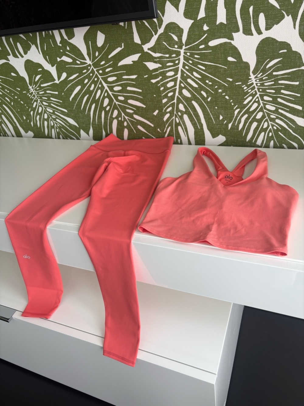 ALO Yoga Coral Pink Crop Top with matching leggings - Soft Stretch Logo